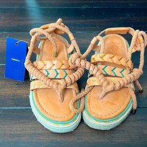 NWT  
FARM RIO SAND ROPE TIE FLATFORM SANDAL